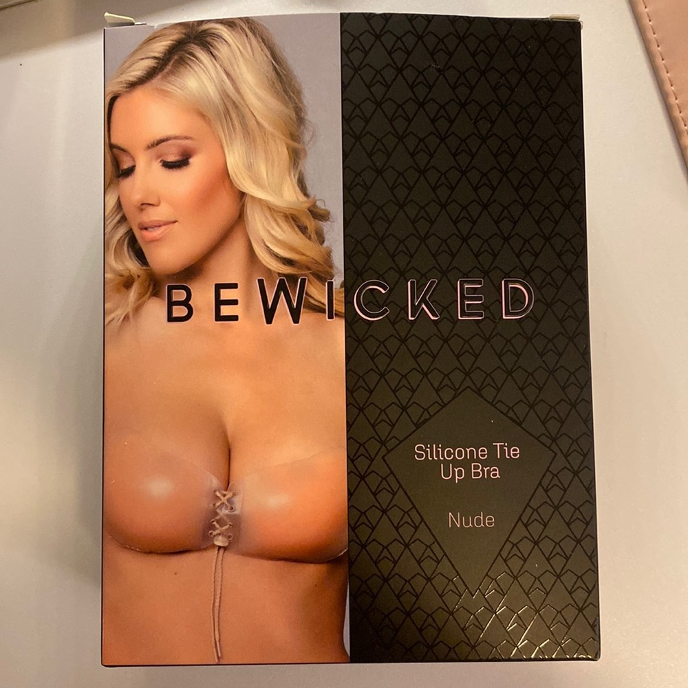 Silicone tie up bra